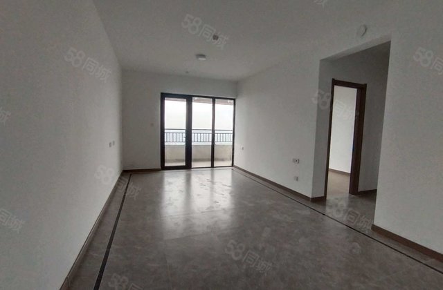 3室2厅 精装修 107平 湖语上院 房东急置换 诚意买房