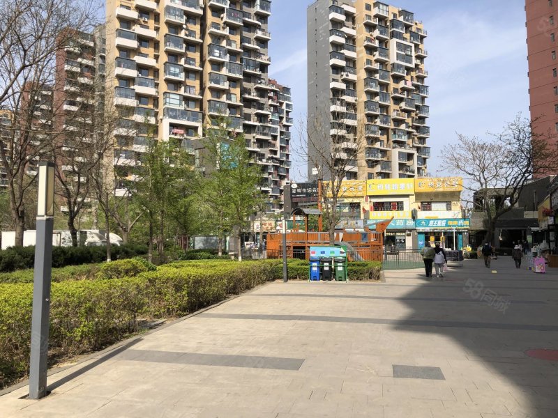 7楼前排保持好急售看房方便近车站超市万科魅力之城