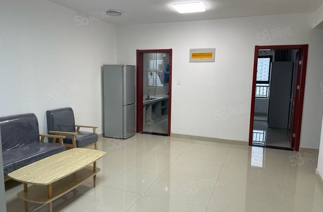 滨湖新城交通便利 板楼 商业配套成熟 次新房 中间楼层好