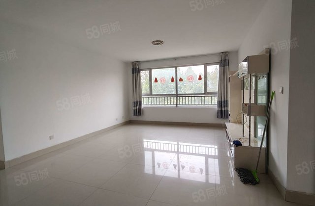 湖边新出四室！好楼层东边户！带车位储藏室！全天采光！房东急售