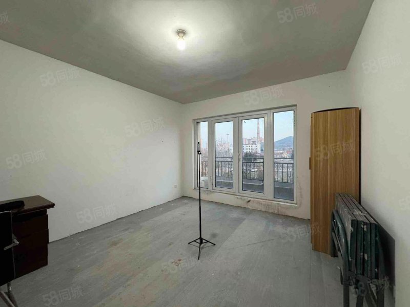 天泰阳光水岸(别墅) 交通便利 近地铁 车位充足 小区新