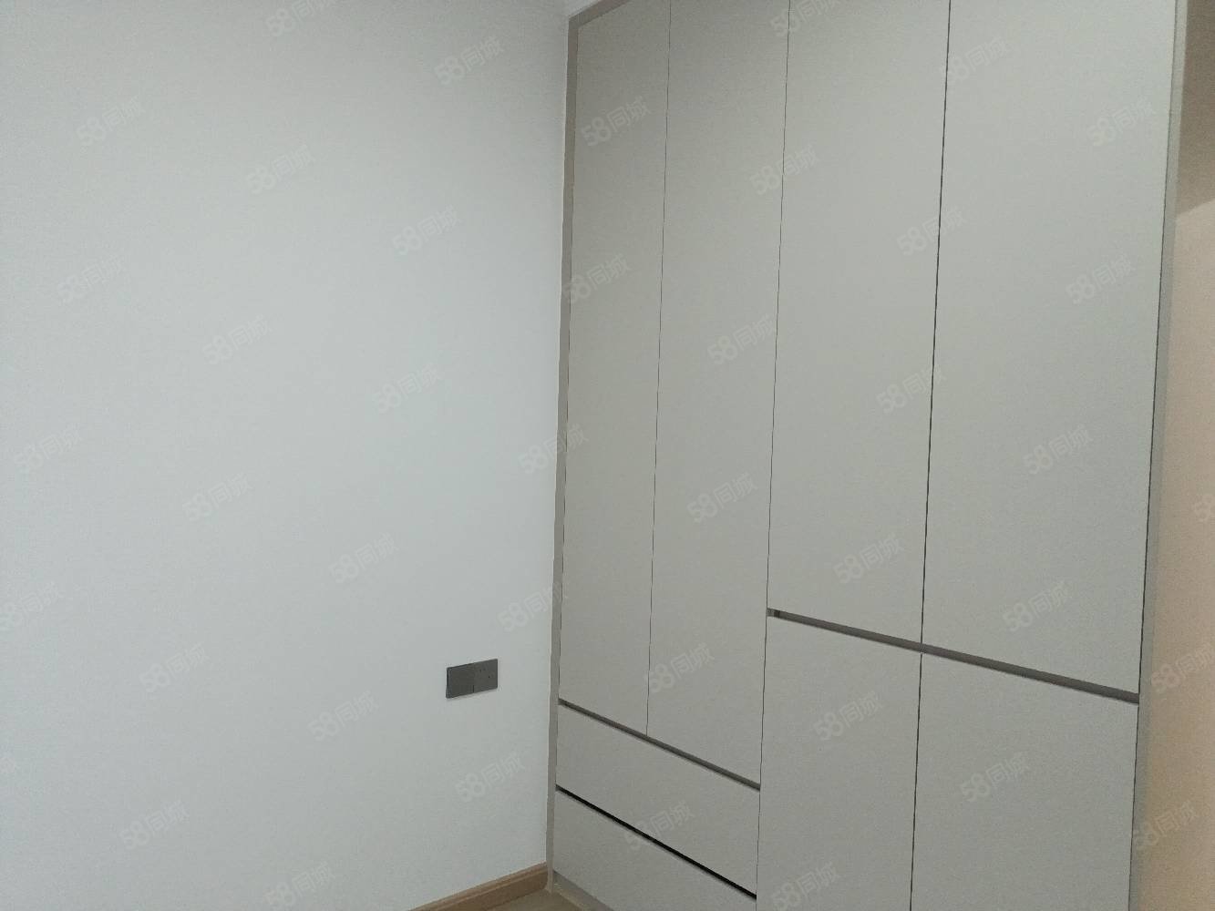 新城明珠3室2厅2卫135㎡南北55.8万
