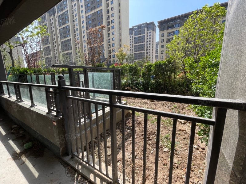 新城玺樾府323平318万下沉式带花园有钥匙随时看房