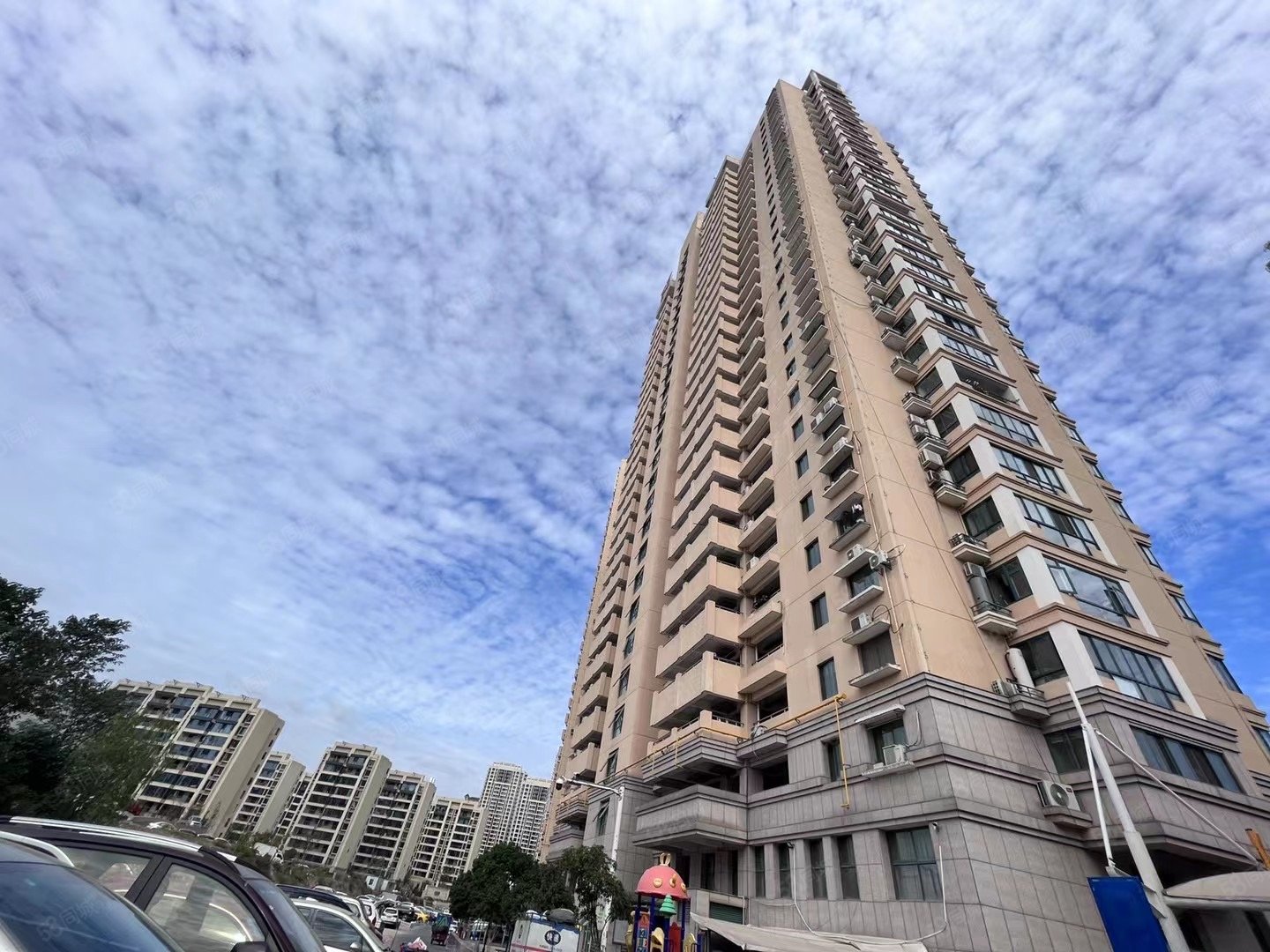 紫荆公寓1室1厅1卫61㎡南北80万