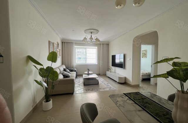 望湖花园 电梯房 西湖馨园好楼层 精装修带家具家电 看房方便