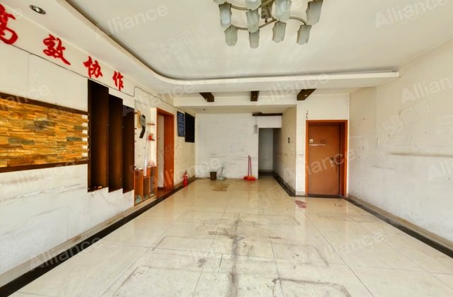 灵龙路168号院4室2厅158.33㎡113万二手房图片