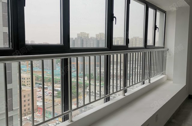 市中心 楼层好 医疗配套成熟 诚意出售 送车位送地下室