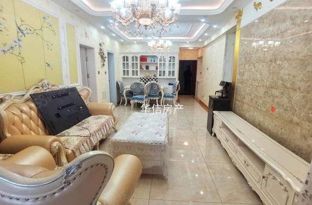 徒骇河旁边，精装修，三室两厅两卫，