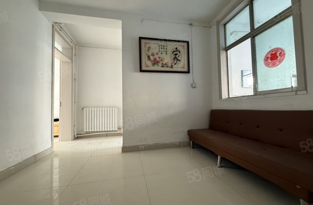 出门就是东昌湖边 青年林小区 中间3楼！！