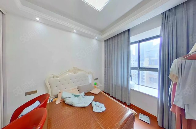 东方巴黎2期5室2厅200㎡100万二手房图片