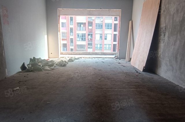 观澜梧桐郡4室2厅126㎡56.8万二手房图片