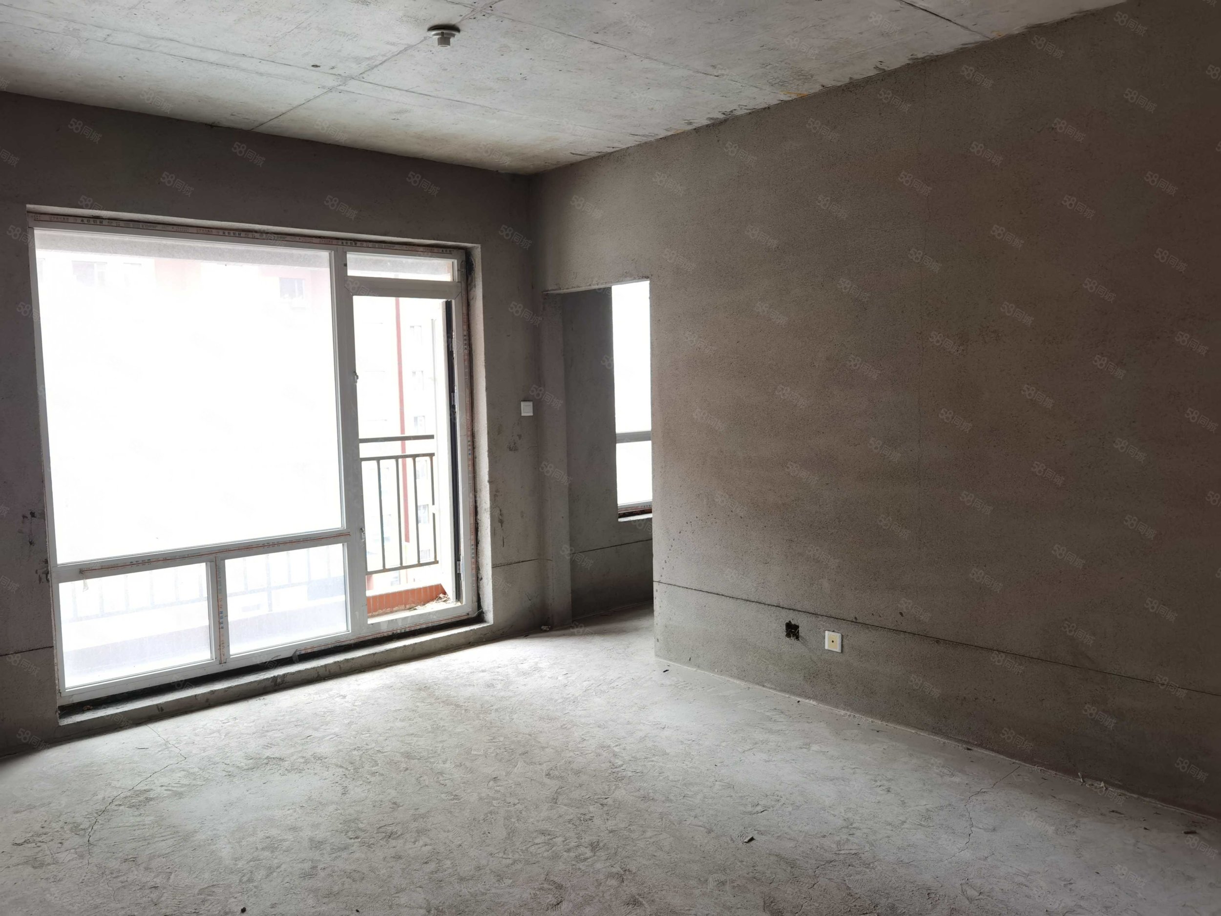 西山湖畔(南区)3室2厅1卫92.86㎡南北54万