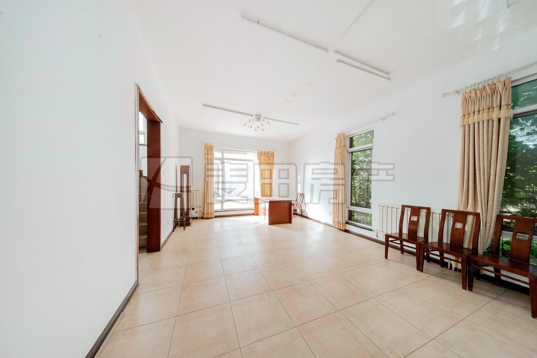 吉晟別墅4室2廳3衛(wèi)224.96㎡東南970萬