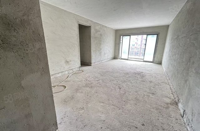 筠州花园二区南园4室2厅154㎡80万二手房图片