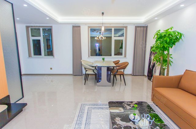 领秀长风天秀园3室1厅150.35㎡115万二手房图片