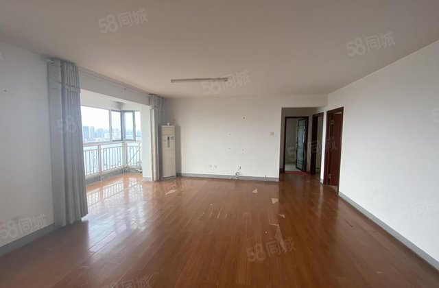 文轩中学本部龙湾观景房三室两厅两卫东户带车位