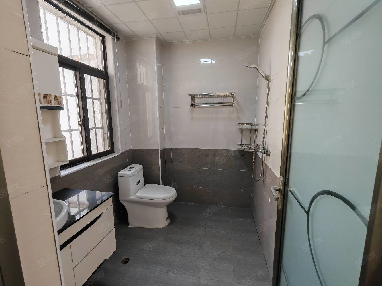 香槟国际3室2厅2卫117㎡南北48.8万