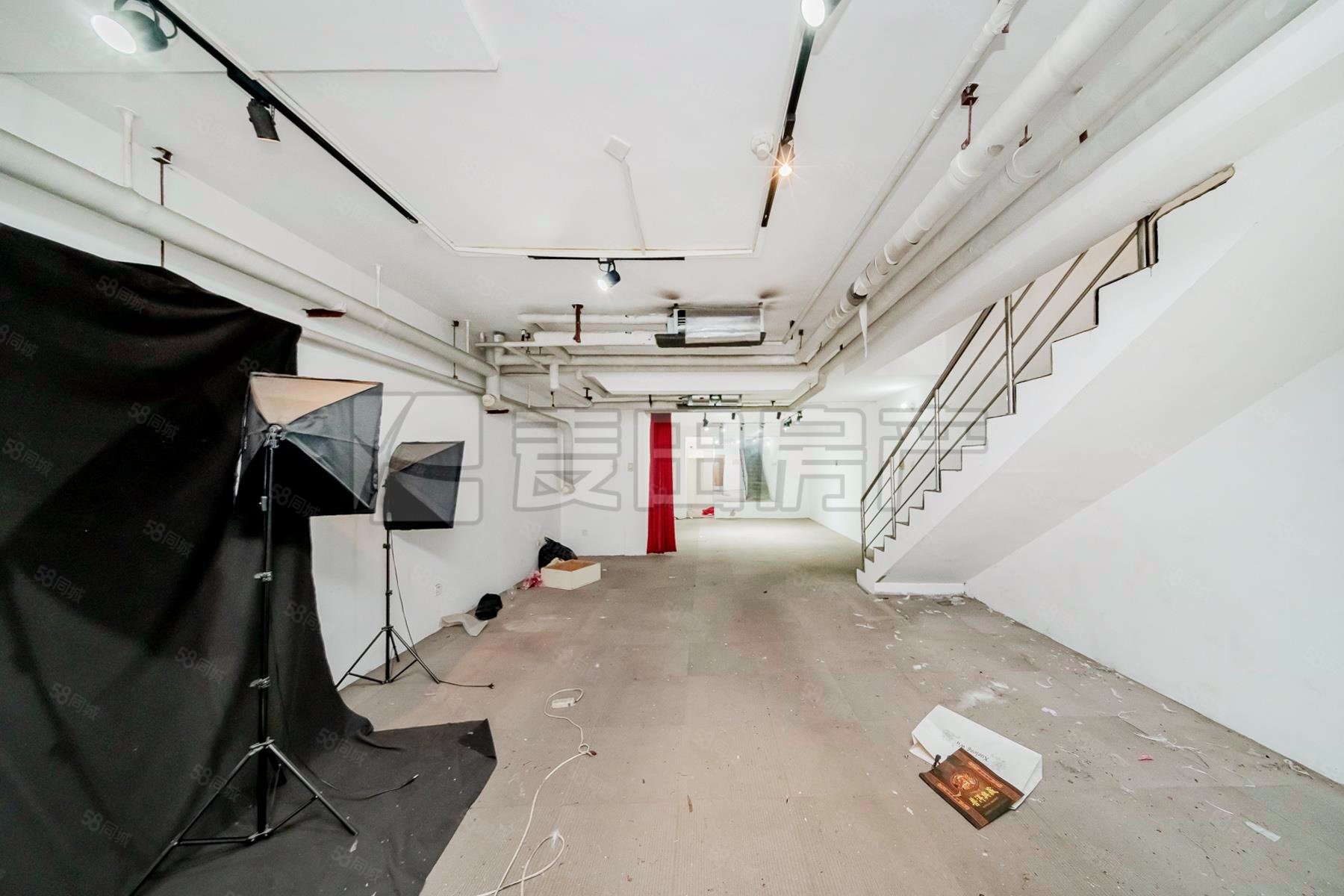 雪梨澳鄉(xiāng)(別墅)4室2廳4衛(wèi)214.85㎡南北1526萬(wàn)