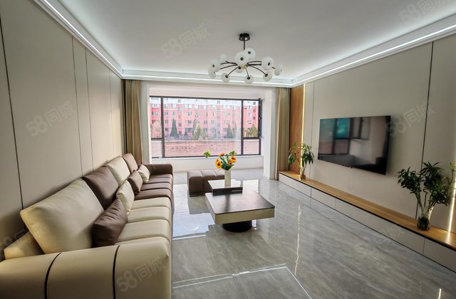 军区大院小区(烟草宿舍楼)2室2厅94㎡49万二手房图片