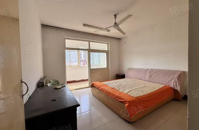 ，房东急售，开发区  实验旁，西苑小区，好楼层，带车储