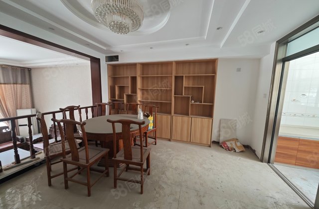 环境好 带小院 有车库 伟业中华苑别墅 金柱康城 房价可小议