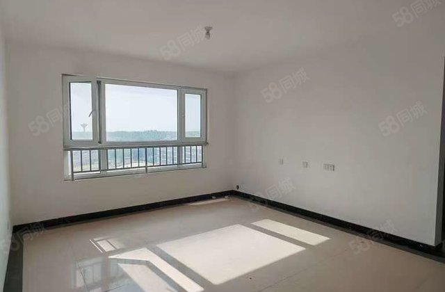 嘉华苑 电梯边户三室双卫带车位 储 免大税 可贷款 随时看房