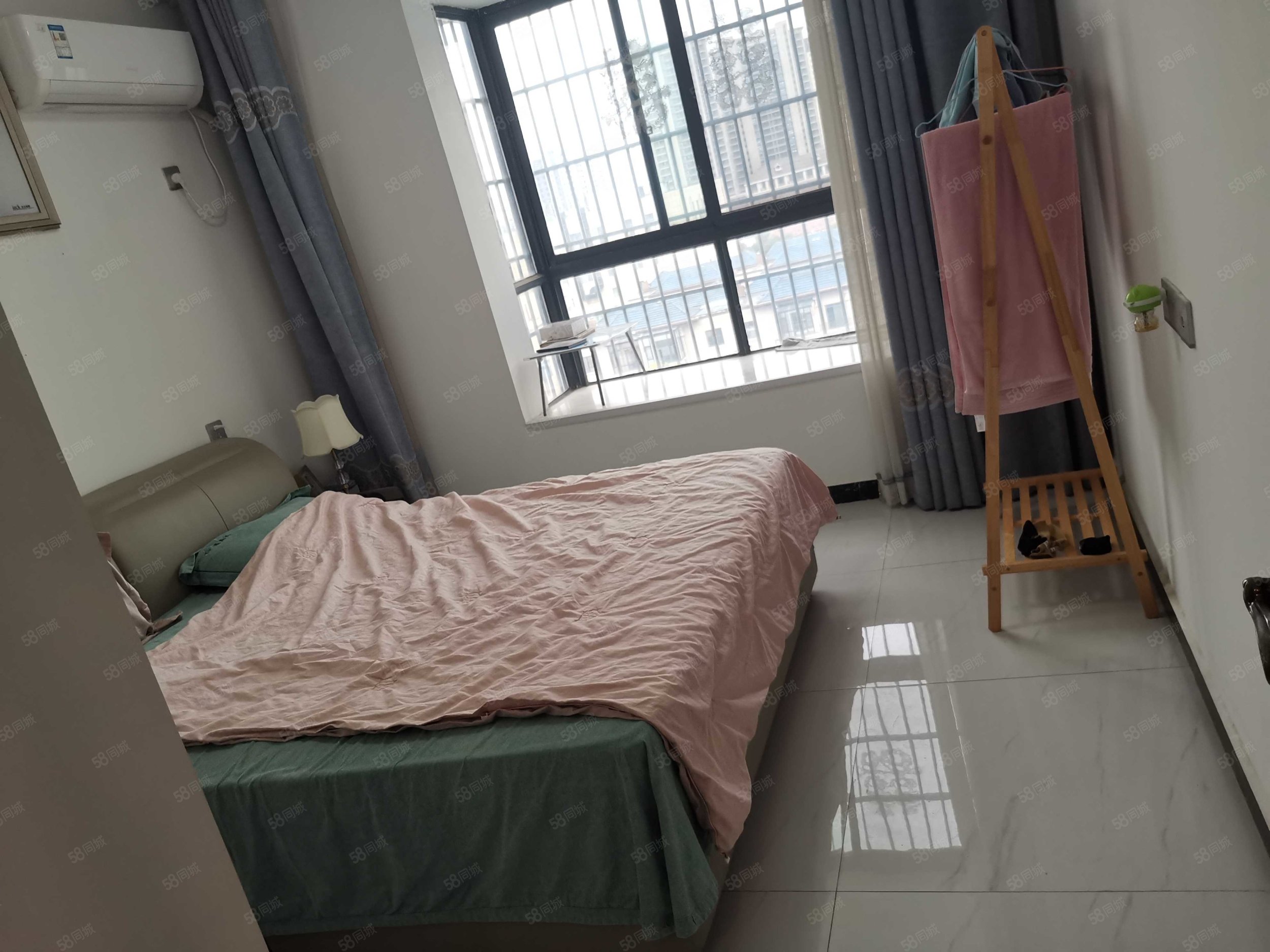 风光大厦3室2厅2卫135.71㎡南58万