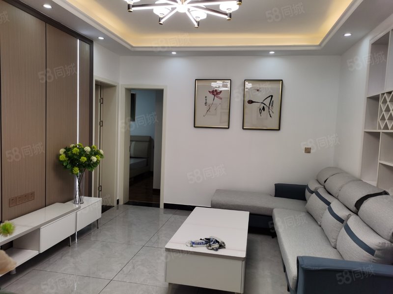 市中心地段,中心市场