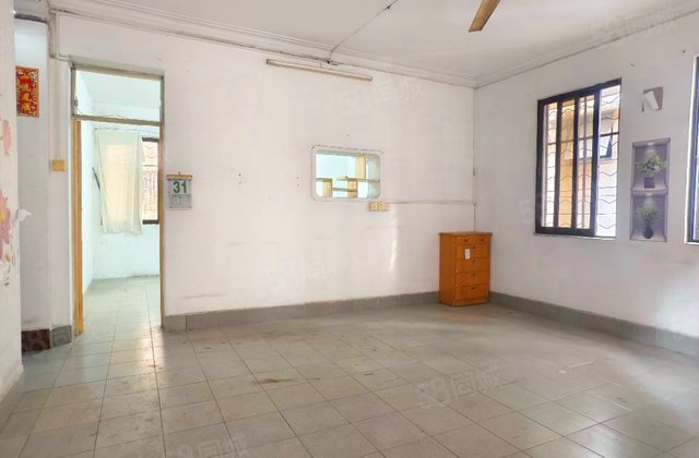 卫宁路小区3室1厅114㎡70万二手房图片