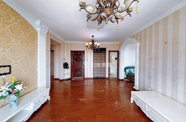 开发区东昌 实验附近 中间楼层东边户 车位 储藏室一手