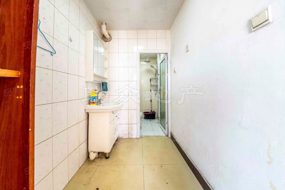 新鳳小區(qū)2室2廳1衛(wèi)87.13㎡南北195萬