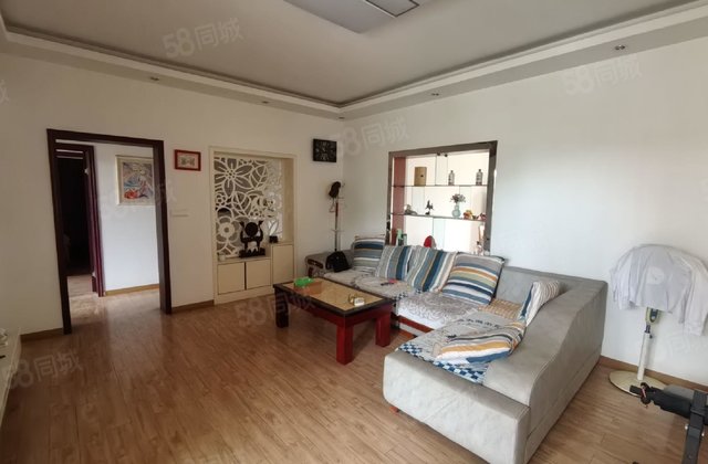 畔山林语4室2厅151㎡39万二手房图片