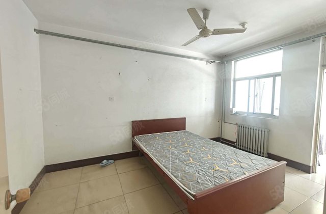 东昌本部 多层孝心一楼三室 停车方便 随时看房