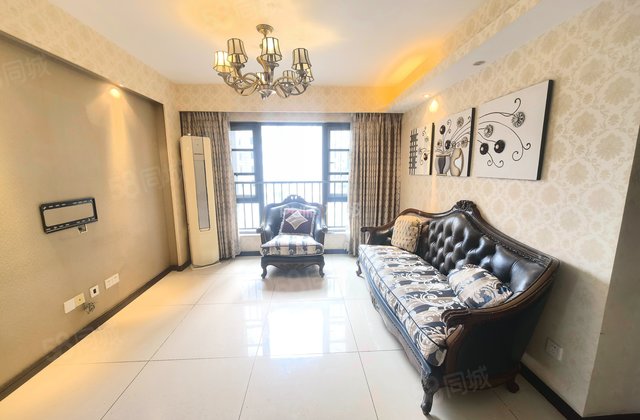 万科金润华府3室2厅73.8㎡186万二手房图片