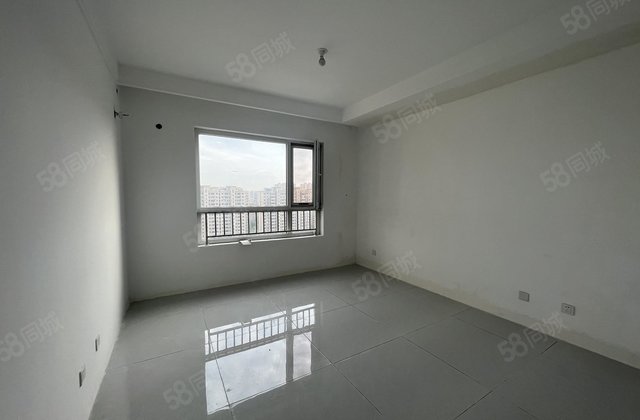 急售 紧邻民生   外国语中学 新一中  两卫