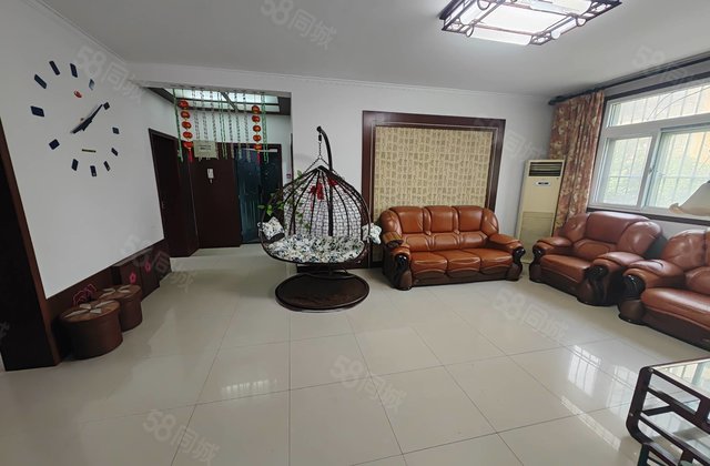 开发区滨河花园二楼 三室朝阳带车储 停车 出行便利 肃静温馨