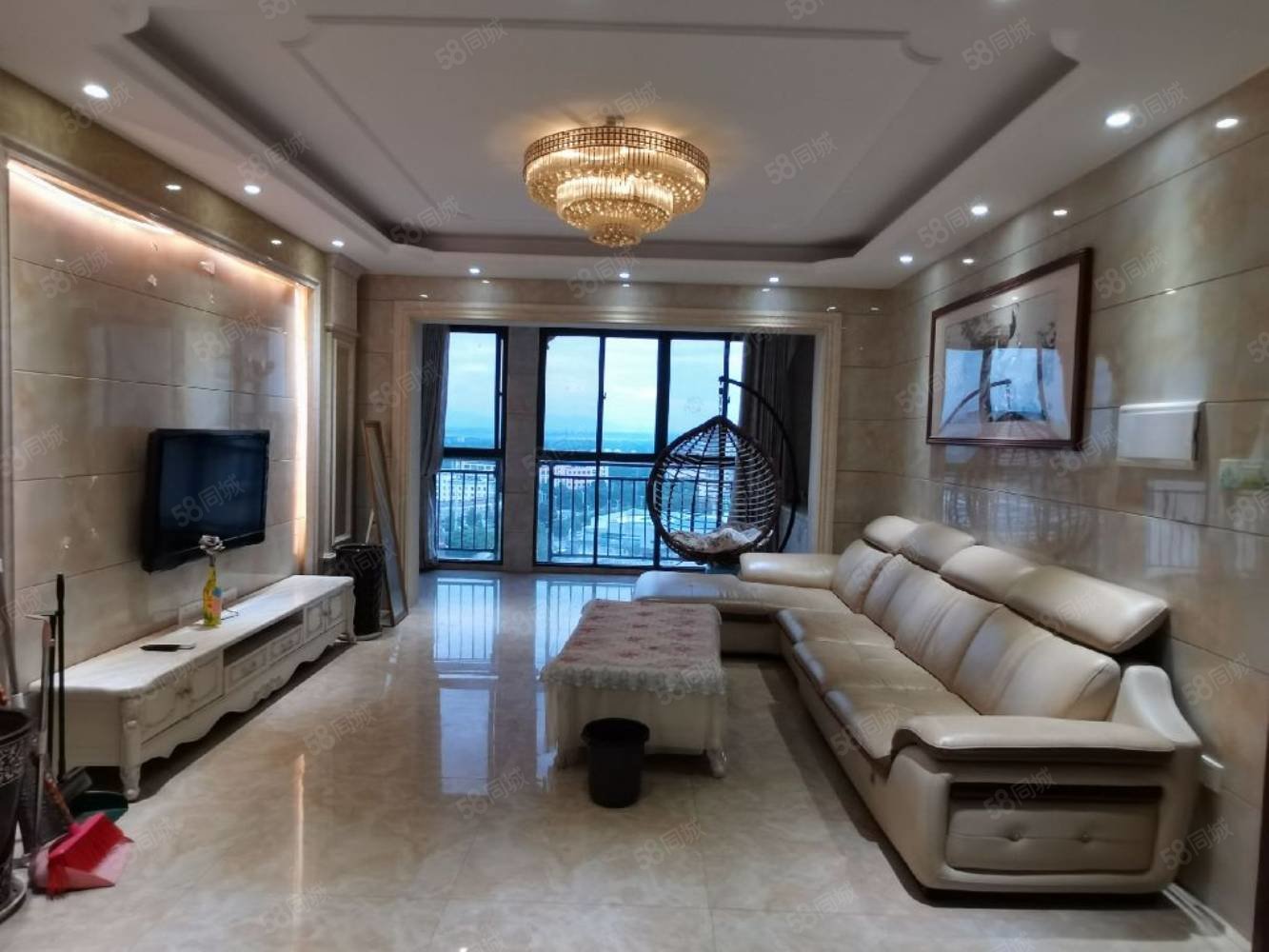 共和名城6室4厅4卫126㎡南80万