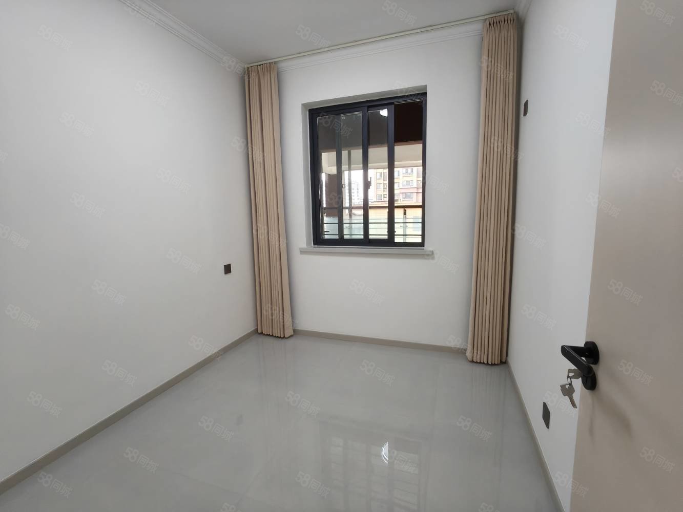 城投时代花园4室2厅1卫121㎡南59.8万