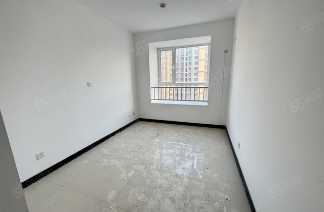 二中旁 金柱大学城 电梯新房 一次未住 送车储 71.6万急