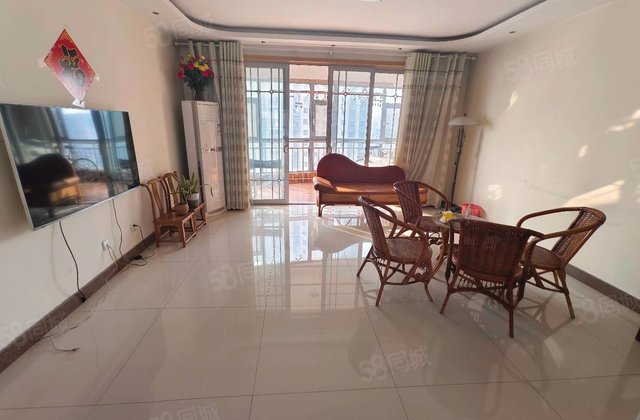 东方花苑 三室精装带地下车位 地暖证过二