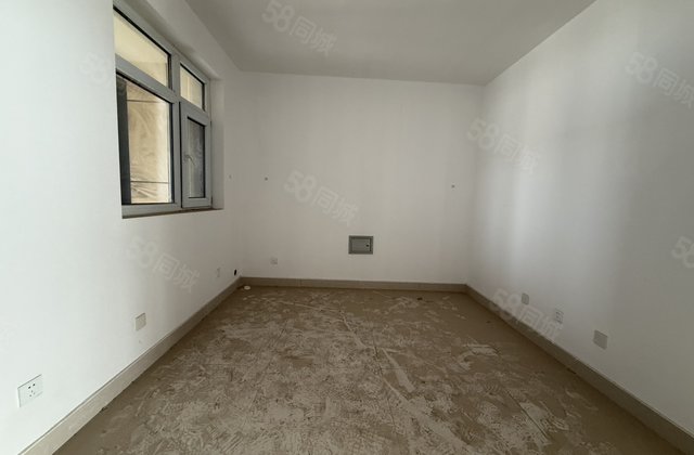 文轩本部      带车位储 一手手续 电梯地暖 南北通透