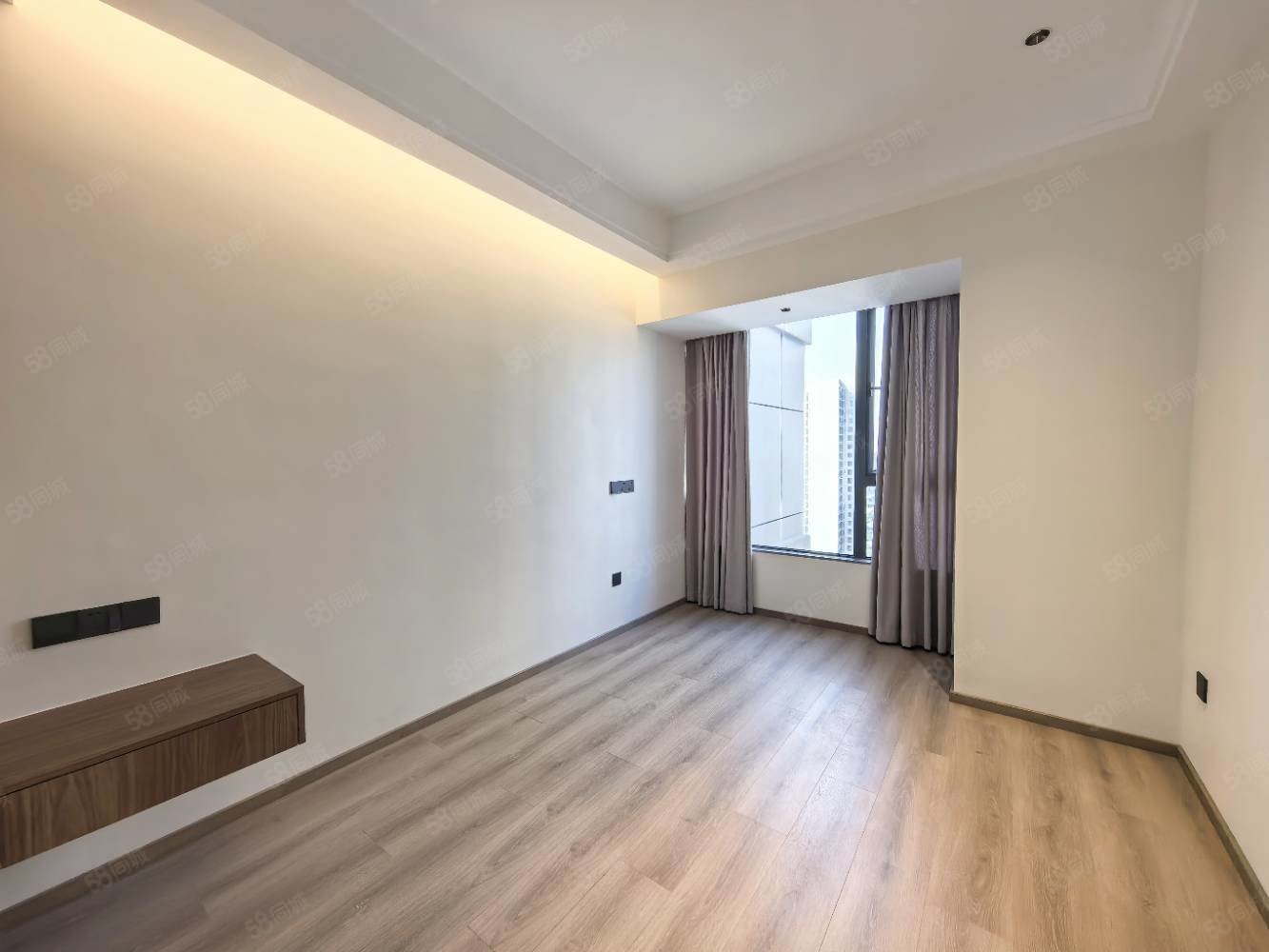 天秀湾4室2厅2卫202㎡南北258万