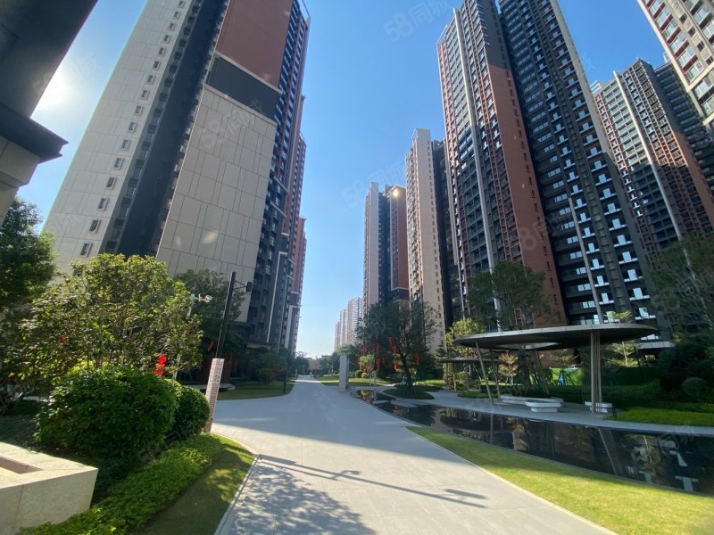 新鸿基泷景(七期)3室2厅2卫105.29㎡南北195万