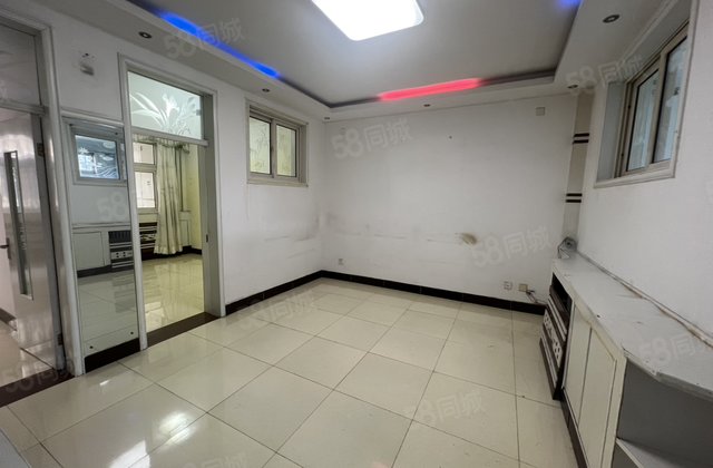 急售 孝心一楼 振兴路   三室两厅 停车方便可按揭随时看房