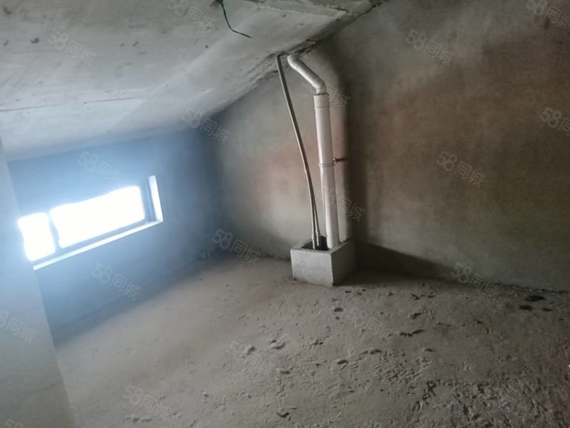 锦上城西区8室2厅6卫323㎡南北199.8万