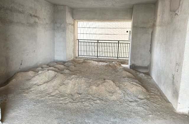 东方绿洲4室2厅138.12㎡100万二手房图片