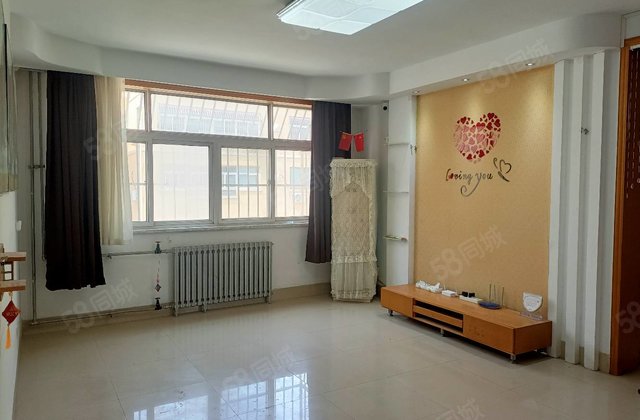 汽车站附近，高端小区，环境好，停车很方便，随时看房