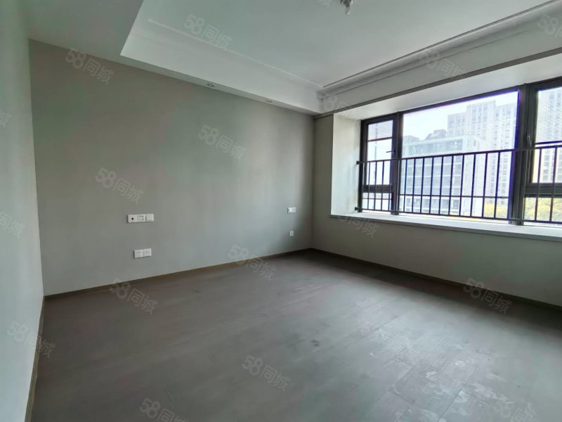 映月江南府4室2厅2卫139.49㎡南北420万