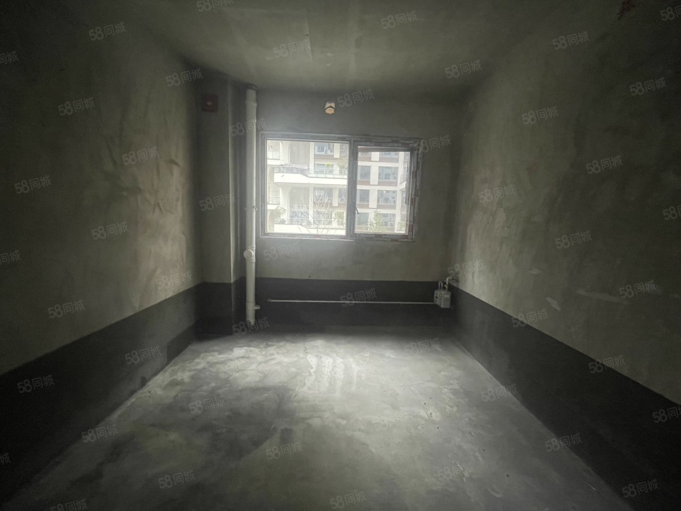 国瑞麓林府4室2厅3卫143㎡南北125万