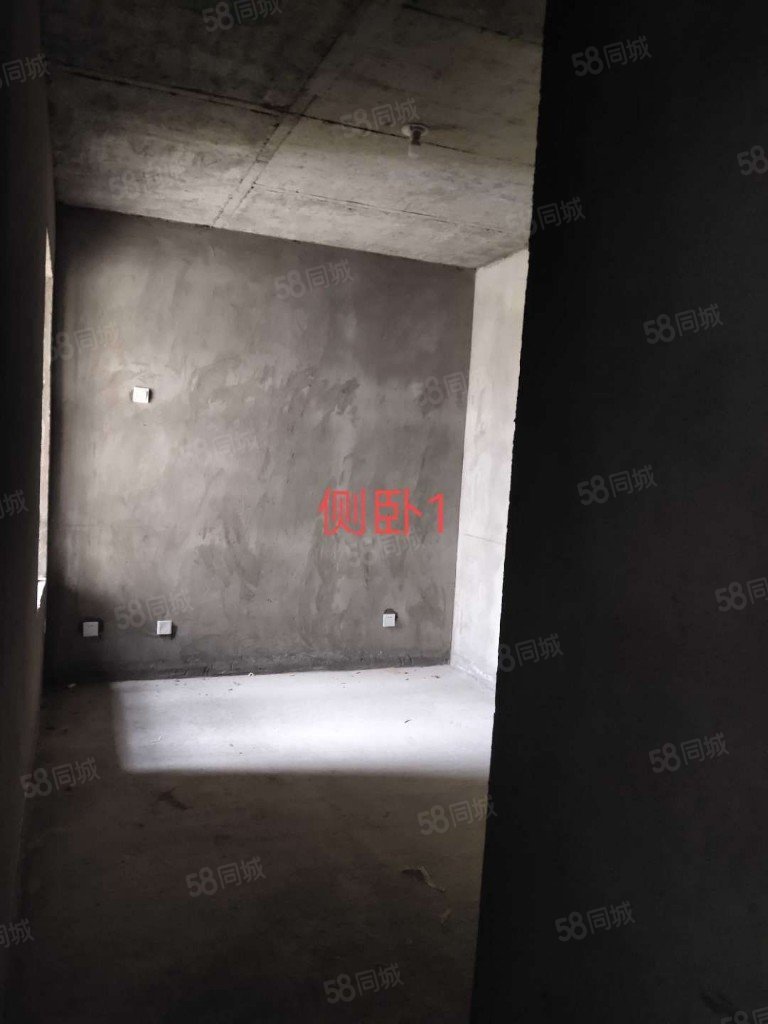 紫金御景3室1厅1卫99㎡北33万